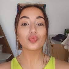 Eve Maynard's Instagram, Twitter & Facebook