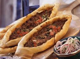 Turkische Hackfleisch Fladen Pide Rezept Rezepte Hackfleisch Lebensmittel Essen