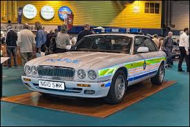 Epingle Par Achim S Sur Jaguar Police Cars Fire Ambulance