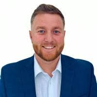 Ryan Lampe's Instagram, Twitter & Facebook