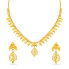 Simple & light weight 22k gold chain and pendant/ locket design ideas. Buy Gold Necklace Set Online Latest Gold Necklace Designs For Women By Tanishq
