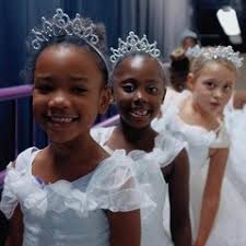 Stream episode Cleaning homes for cancer patients, for free! Plus, Ramie  Targoff