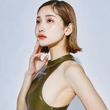 ビキニサウナ美女に負けないように ユニフォームの下はビキニにして 藤森慎吾さんのナイトイベントで ビールの売り子してきました🍺