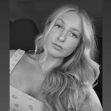 Emily Philbrook's Instagram, Twitter & Facebook