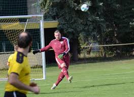 Simon kristian bloch jørgensen is a danish professional footballer who plays as a goalkeeper for waltham abbey. Ø£Ù†Ø§ ÙŠÙ…Ù†ÙŠ I Tried To Solve The Mystery Of The World S Tallest Pro Footballer