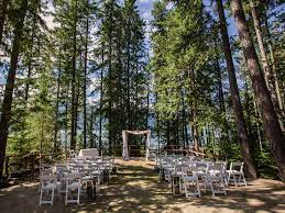 A Classic White Wedding In British Columbia Weddingbells Canadian Wedding Venues Vancouver Wedding Venue Forest Wedding Venue