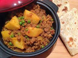 Check out our easy yet super comforting chilli recipe with beef mince and bone marrow. Minced Beef Curry Sapeople South African Recipes