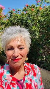 Lorraine Boggs's Instagram, Twitter & Facebook