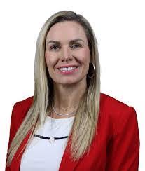 Angela Hollinger's Instagram, Twitter & Facebook