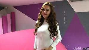 Diketahui, ratu rizky nabila yang tengah hamil 9 bulan ini lega bercerai dari alfath fathier. Ratu Rizky Nabila Tantang Alfath Fathier Dan Minta Jauhi Anak
