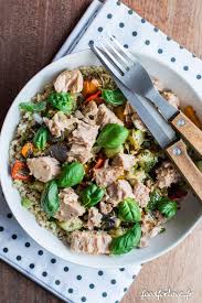 Assiette Complete Au Quinoa Aux Legumes Grilles Et Au Thon Sauce A L Ail Roti Food For Love Recettes De Cuisine Salade De Quinoa Salade Thon
