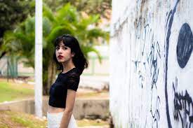 Browse the largest collection of ebony pics on the web. Wallpaper White Model Long Hair Grass Wall Black Hair Bangs Tree 50mm Plant Girl Beauty Bw Smile Eye Lady Fun Photograph Moda Contraste Natureza Mulher E Parque Tarde Branco Preto Pb