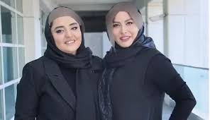 خوشگذرونی نرگس محمدی و فریبا نادری در خارج از کشور با تیپ متفاوت + عکس جدید