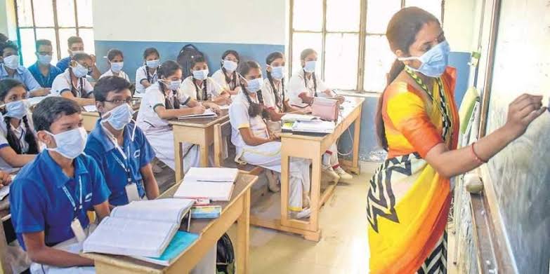School students with Mask
