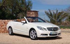 Mercedes Benz Classe E Cabriolet Fidele A La Tradition Mercedes Benz Mercedes Cabriolets