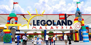 Pantai peranginan di johor yang popular di bukan di kalangan pelancong tempatan malahan pelancong luar. Legoland Malaysia Resort Rayakan Hari Persahabatan Dunia Dengan Lego Friends