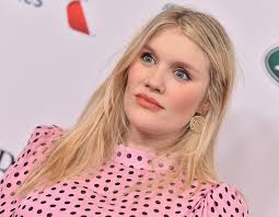 Emerald fennell in call the midwife. Why Emerald Fennell Is Our New Girl Crush Muddy Stilettos