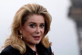 Simonot is renée's stage name, which she took from an opera singer and family friend. Qui Est La Mere De Catherine Deneuve Renee Simonot Agee De 109 Ans