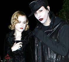 The pair got engaged in 2010 but called it off later that year. Evan Rachel Wood And Marilyn Manson Dating Gossip News Photos