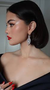 ✨ @selenagomez x @sagawards , ., ., ., ., Promoting lymphatic drainage  using @joonbyrd body serum and gua sha. This beautiful combo helps boost  circulation, leaving the body tight & toned.