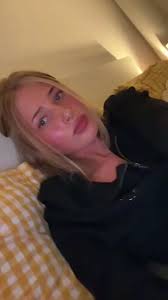 lola burt (@yeahhshushh)