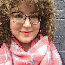 The scholars differed as to whether dyeing the hair black is makrooh (disliked) or haraam (prohibited). 5 Ways White Women Can Rock Their Curls Without Appropriating Black Hair Naturallycurly Com