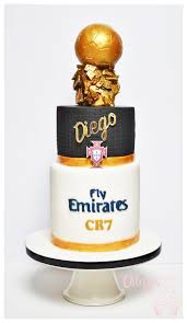 Cristiano Ronaldo Ballon D Or Cake Buffet Anniversaire Gateau 20 Ans Gateau Anniversaire