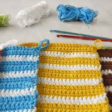 Particolare centrino a uncinetto con fiore nel mezzo un lavoro bellissimo che potete creare grazie allo schema riportato qui sotto. Uncinetto Per Principianti Quali Sono I Lavori Piu Adatti Per Iniziare