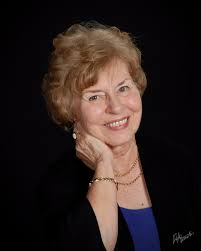 Mary Galusha's Instagram, Twitter & Facebook