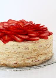 Gateau De Crepes Aux Fraises Les Gourmandises De Lou Crepes Aux Fraises Recette Gateau Fraise Gateau Crepe