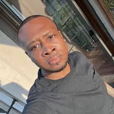 Who asked who to get married in the American Dad episode Please Please Jeff?