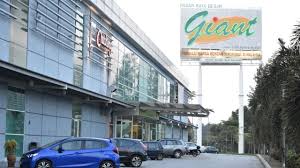 Fokus berbisnis pada merek dagang lain. Toko Ritel Di Indonesia Bertumbangan Central Giant Hingga Centro Kumparan Com