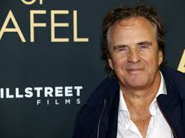 Beau springt bij op vuilniswagen in Utrecht