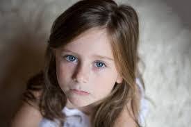 Molly Ellinger's Instagram, Twitter & Facebook