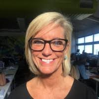 Deb Hilton's Instagram, Twitter & Facebook