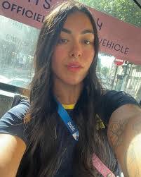 Amanda Schott's Instagram, Twitter & Facebook