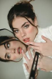 Mirroring 🪞 Photography Threads