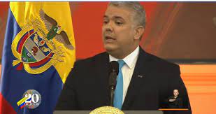 Impulsó el lanzamiento de una bebida con sabor a manzana. Carlos Ardila Lulle Fue Un Promotor Del Liderazgo Joven Ivan Duque Rcn Radio