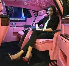 Puteri sultan johor, tunku tun aminah sultan ibrahim telah dilantik sebagaiâ presiden kelab bolasepak johor darul ta'zim. 7 Perkara Yang Anda Perlu Tahu Tentang Lifestyle Puteri Johor Tunku Tun Aminah