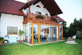 Wintergarten Mit Balkon Daruber Wintergarten Sondermasse Und Ausfuhrung Wintergarten Haus Aussen Fenster Und Turen