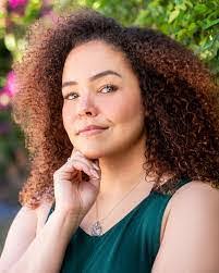 Alesha Carlson's Instagram, Twitter & Facebook