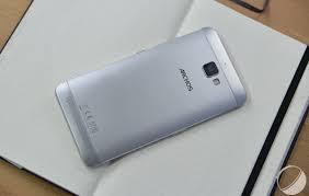 Test Archos Diamond Plus : notre avis ...