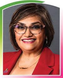 Elizabeth Pompa's Instagram, Twitter & Facebook