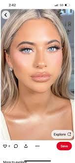 Nicole Hirst's Instagram, Twitter & Facebook