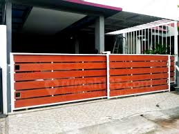 Untuk ukuran pagar yang ideal adalah antara 1.2 hingga 1.5 walaupun sederhana, paduan antara warna hitam pada besi dengan dinding putih pada model pagar minimalis ini berhasil menciptakan kesan yang. 10 Pagar Minimalis Dan Modern Ini Bikin Rumahmu Dilirik Orang Rumah123 Com