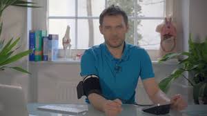 Wie wird der blutdruck gemessen? Richtig Blutdruck Messen Youtube