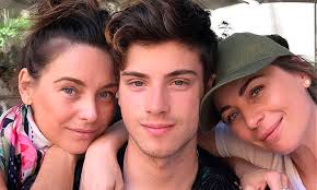 Hace 2 semanas nicolás, el hijo de la actriz ludwika paleta y plutarco haza será todo un artista. Familia De Guapos Nicolas Hijo De Ludwika Paleta El Consentido De Su Mama Y De Su Tia Foto 1