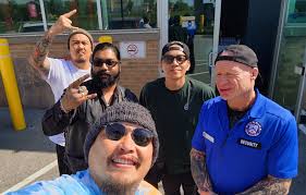 Hanging out with our friends na magaling na gitarista ni chris coronel😆 at  malupit na bassist na si flee! 😆 🇨🇦