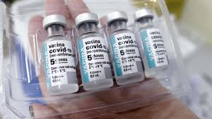 .(ou seja, uma terceira dose) da vacina coronavac para pacientes imunossuprimidos e idosos não há dados robustos sobre benefícios de uma dose de reforço para quem recebeu a coronavac — a. Xum2v Mlj2clem
