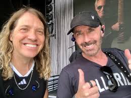 We love featuring special guests in the Ben Mauro & Friends show. For our  last show at The Sand Dollar Downtown we were very lucky to have the  amazing husband and wife